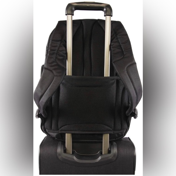 Brookstone Other - Brookstone Bryce Laptop Travel Backpack